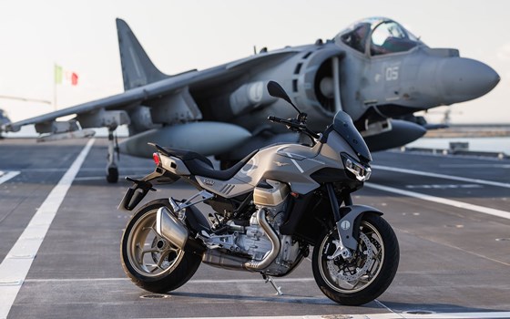 Neufahrzeug Moto Guzzi V100 Mandello Aviazione Navale - Bild 2