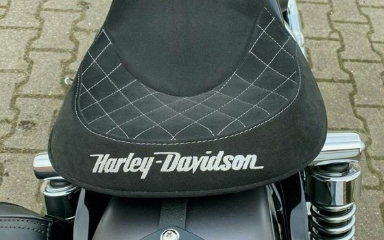Gebrauchtmotorrad Harley-Davidson Dyna Street Bob FXDB - Bild 11