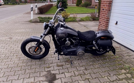 Gebrauchtmotorrad Harley-Davidson Dyna Street Bob FXDB - Bild 4