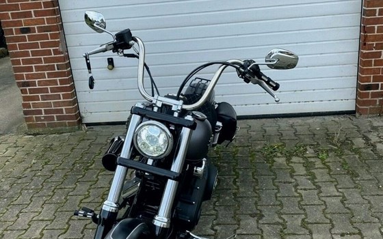 Gebrauchtmotorrad Harley-Davidson Dyna Street Bob FXDB - Bild 6
