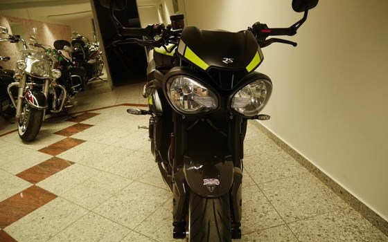 Gebrauchtmotorrad Triumph Speed Triple RS - Bild 2 Gebrauchtmotorrad Triumph Speed Triple RS - Bild 2