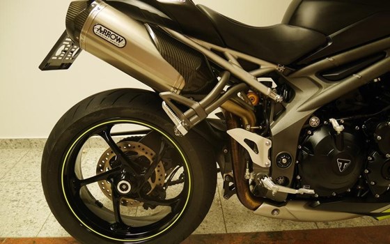 Gebrauchtmotorrad Triumph Speed Triple RS - Bild 8 Gebrauchtmotorrad Triumph Speed Triple RS - Bild 8