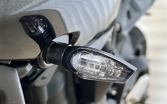 Gebrauchtmotorrad Triumph Street Triple S - Bild 10