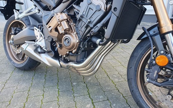 Neufahrzeug Honda CB650R E-Clutch - Bild 4
