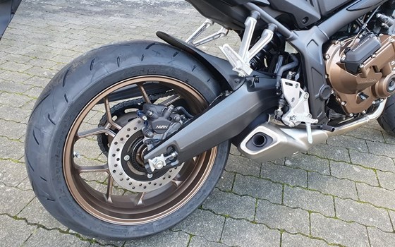 Neufahrzeug Honda CB650R E-Clutch - Bild 7