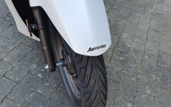 Gebrauchtmotorrad Honda SH125i - Bild 8