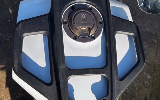 Gebrauchtmotorrad Husqvarna Vitpilen 401 - Bild 10