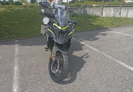 Neumotorrad Benelli TRK 702 X