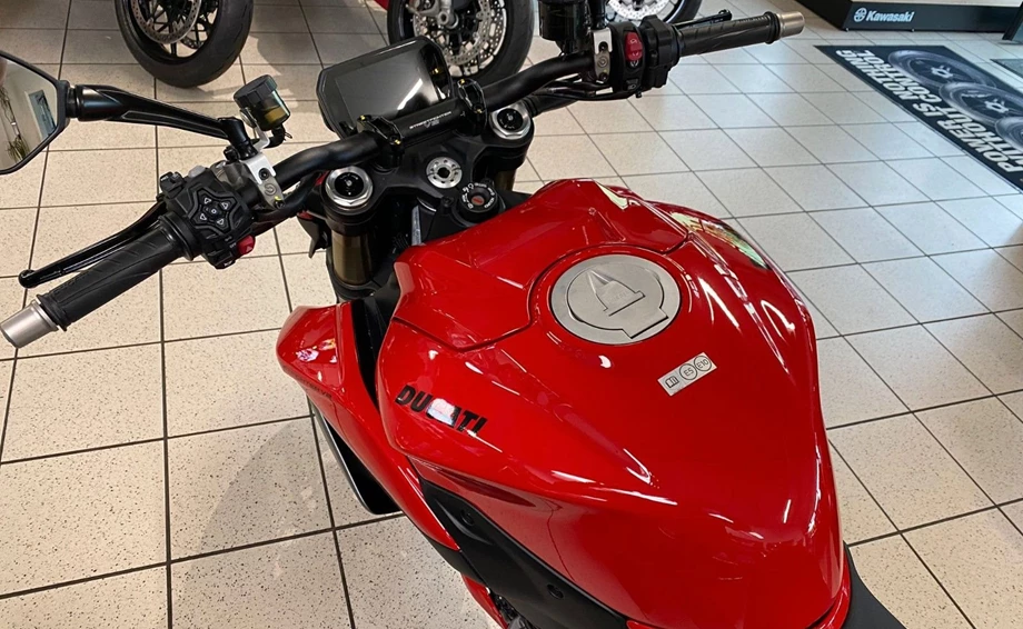 Angebot Ducati Streetfighter V2 Bild 8: Angebot Ducati Streetfighter V2