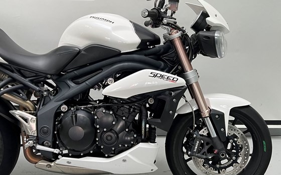 Gebrauchtmotorrad Triumph Speed Triple 1050 - Bild 3