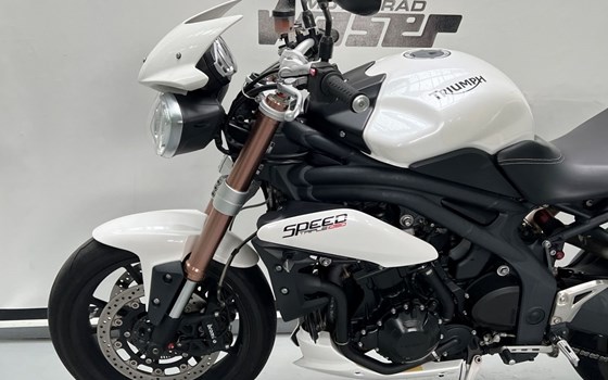 Gebrauchtmotorrad Triumph Speed Triple 1050 - Bild 5