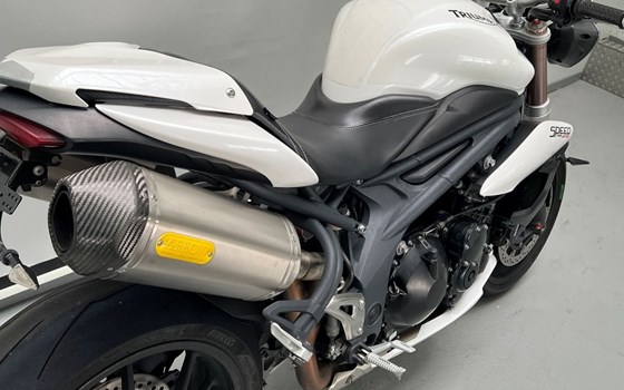Gebrauchtmotorrad Triumph Speed Triple 1050 - Bild 8