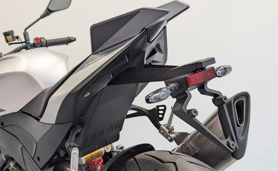 Angebot Aprilia Tuono V4 1100 Factory Bild 8: Angebot Aprilia Tuono V4 1100 Factory