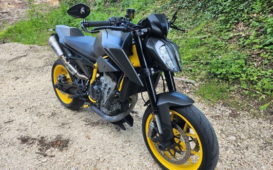 Motorrad Occasion KTM 890 Duke R - Bild 2