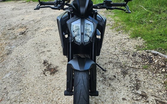 Motorrad Occasion KTM 890 Duke R - Bild 3