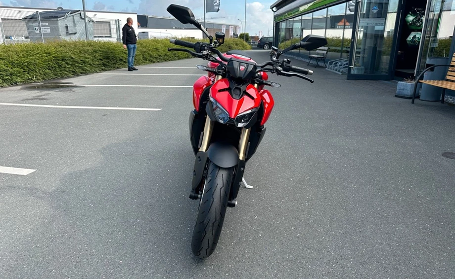 Angebot Ducati Streetfighter V2 Bild 2: Angebot Ducati Streetfighter V2