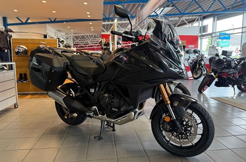 Honda NT1100 DCT Electronic Suspension