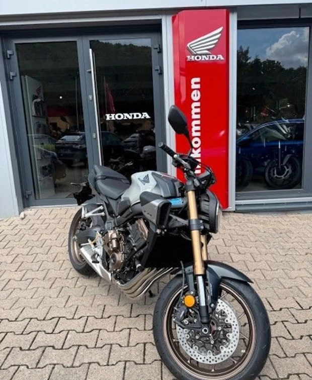 Honda CB650R E-Clutch