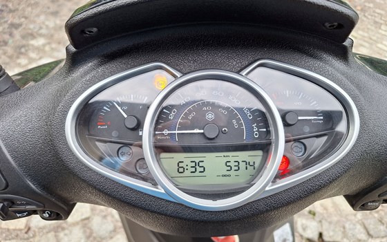 Gebrauchtmotorrad Piaggio Medley 125 S - Bild 5 Gebrauchtmotorrad Piaggio Medley 125 S - Bild 5
