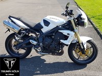 Gebrauchtmotorrad Triumph Street Triple 