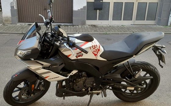 Gebrauchtmotorrad Aprilia Tuono 125 - Bild 1