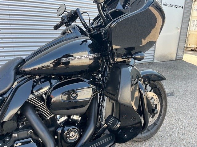 Harley-Davidson Touring Road Glide Special FLTRXS (Vivid Black) - Bild 3