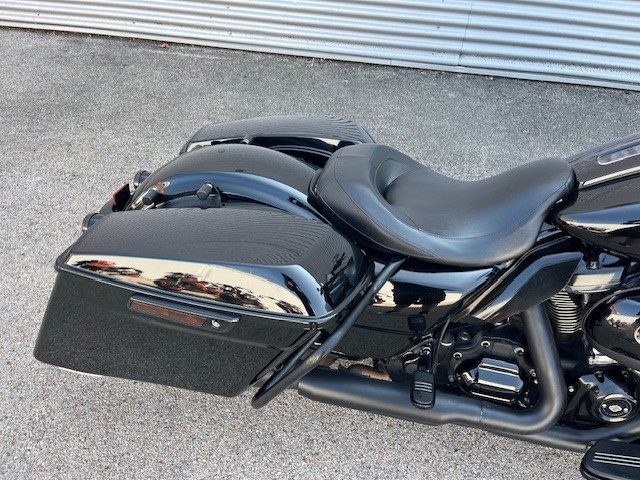 Harley-Davidson Touring Road Glide Special FLTRXS (Vivid Black) - Bild 6