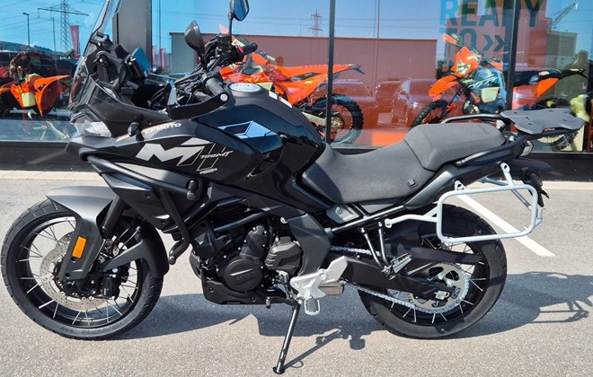 CFMOTO 700MT