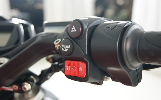 Gebrauchtmotorrad MV Agusta Brutale 800 RC - Bild 12