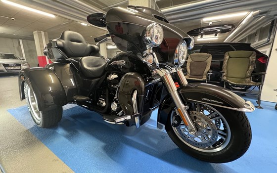 Gebrauchtmotorrad Harley-Davidson Tri Glide Ultra FLHTCUTG - Bild 11 Gebrauchtmotorrad Harley-Davidson Tri Glide Ultra FLHTCUTG - Bild 11