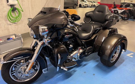 Gebrauchtmotorrad Harley-Davidson Tri Glide Ultra FLHTCUTG - Bild 15 Gebrauchtmotorrad Harley-Davidson Tri Glide Ultra FLHTCUTG - Bild 15