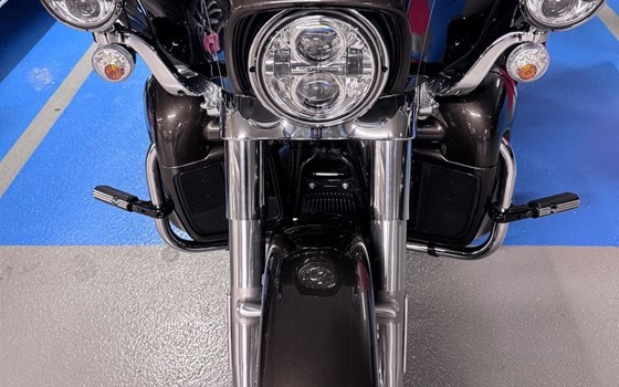 Gebrauchtmotorrad Harley-Davidson Tri Glide Ultra FLHTCUTG - Bild 2 Gebrauchtmotorrad Harley-Davidson Tri Glide Ultra FLHTCUTG - Bild 2