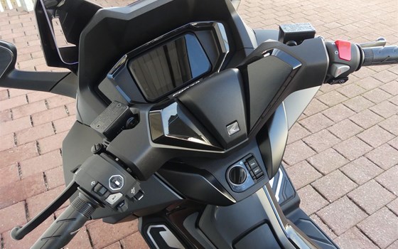 Gebrauchtmotorrad Honda Forza 350 - Bild 2