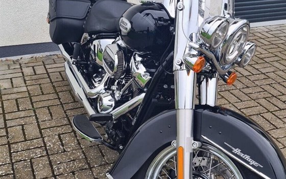 Gebrauchtmotorrad Harley-Davidson Softail Heritage Classic 114 FLHCS - Bild 9