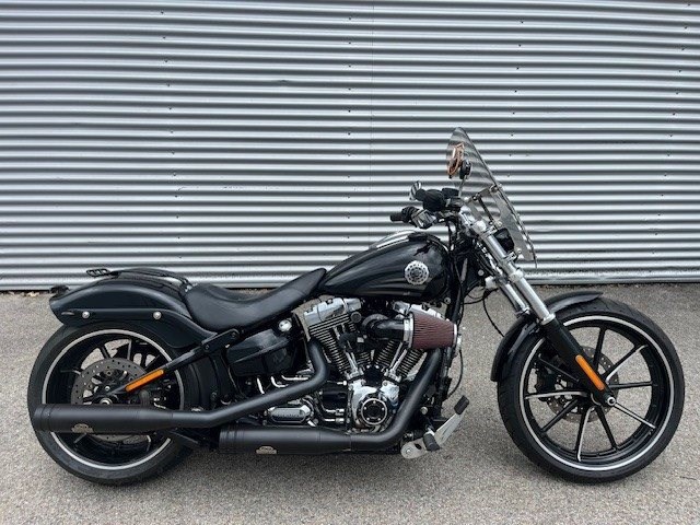 Harley-Davidson Softail Breakout FXSB (Vivid Black) - Bild 2