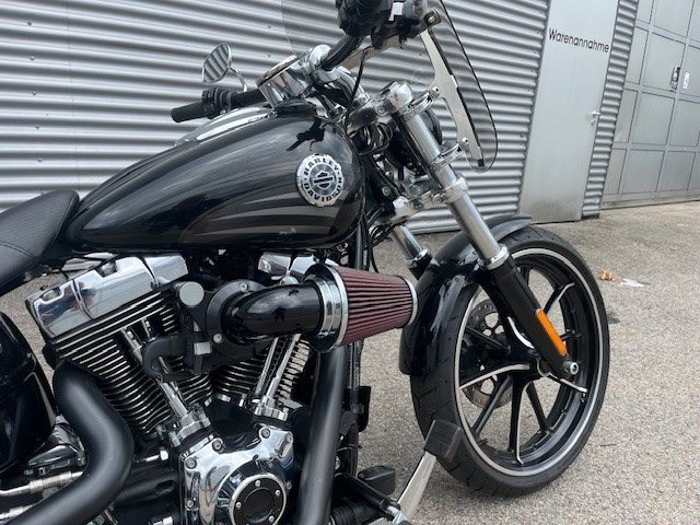 Harley-Davidson Softail Breakout FXSB (Vivid Black) - Bild 3