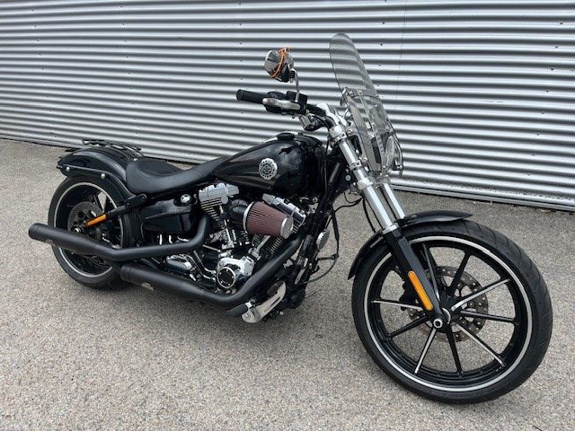 Harley-Davidson Softail Breakout FXSB (Vivid Black) - Bild 4