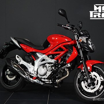 Suzuki SFV 650 Gladius