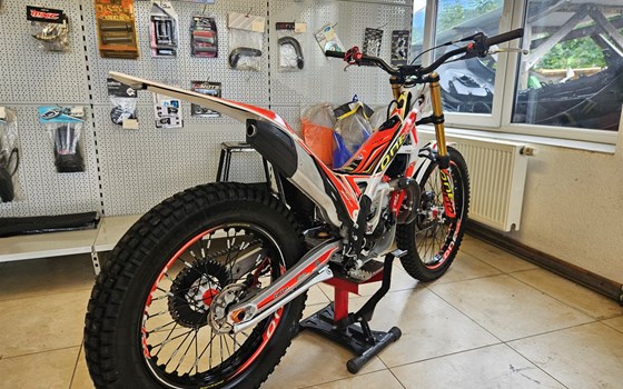 Gebrauchtmotorrad TRS One 300 RR Raga Racing - Bild 3 Gebrauchtmotorrad TRS One 300 RR Raga Racing - Bild 3