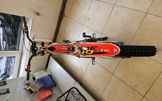 Gebrauchtmotorrad TRS One 300 RR Raga Racing - Bild 4 Gebrauchtmotorrad TRS One 300 RR Raga Racing - Bild 4