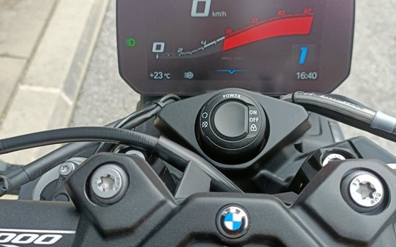 Gebrauchtmotorrad BMW S 1000 R - Bild 15 Gebrauchtmotorrad BMW S 1000 R - Bild 15