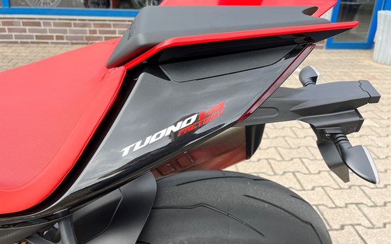 Gebrauchtmotorrad Aprilia Tuono V4 1100 Factory - Bild 13