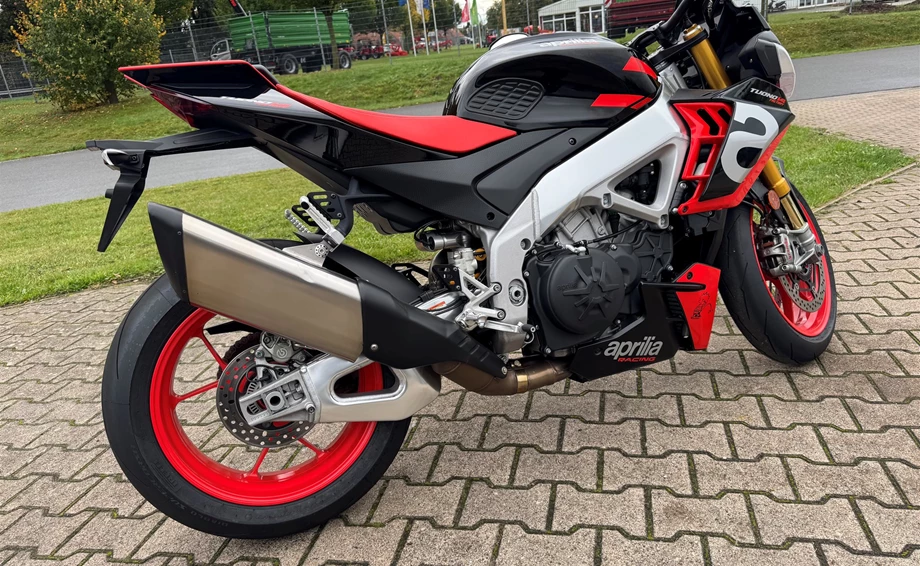 Angebot Aprilia Tuono V4 1100 Factory Bild 14: Angebot Aprilia Tuono V4 1100 Factory