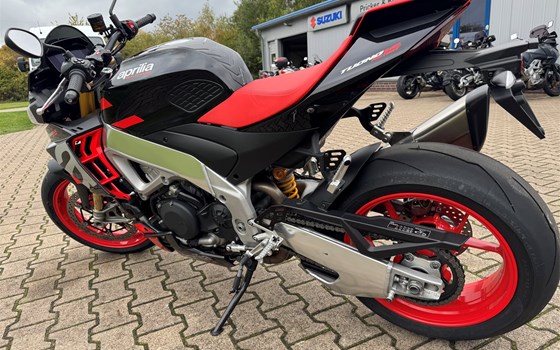 Gebrauchtmotorrad Aprilia Tuono V4 1100 Factory - Bild 16