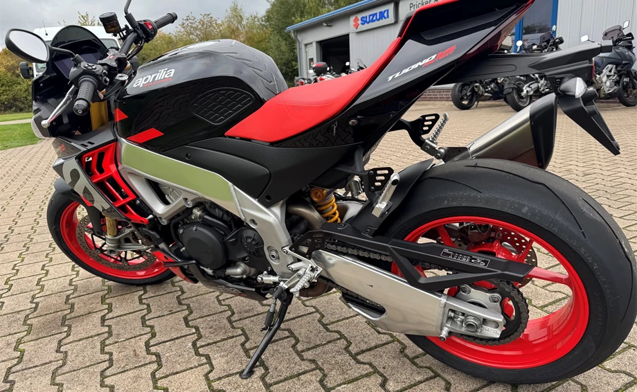 Angebot Aprilia Tuono V4 1100 Factory Bild 16: Angebot Aprilia Tuono V4 1100 Factory