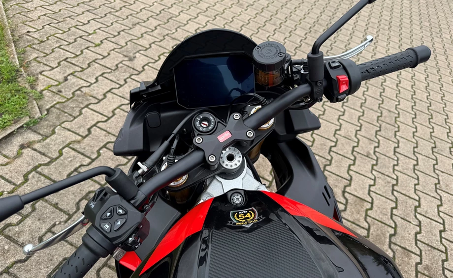 Angebot Aprilia Tuono V4 1100 Factory Bild 19: Angebot Aprilia Tuono V4 1100 Factory