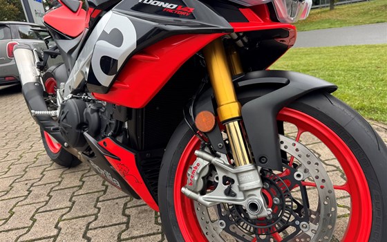 Gebrauchtmotorrad Aprilia Tuono V4 1100 Factory - Bild 21