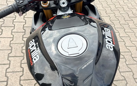 Gebrauchtmotorrad Aprilia Tuono V4 1100 Factory - Bild 8