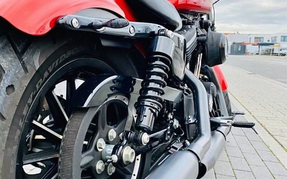 Gebrauchtmotorrad Harley-Davidson Sportster XL 883 N Iron - Bild 3