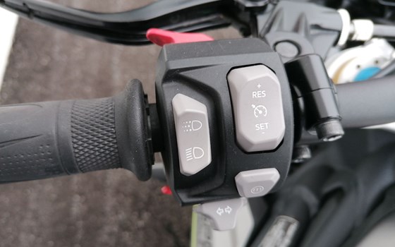 Gebrauchtmotorrad Triumph Speed Triple 1200 RS - Bild 11 Gebrauchtmotorrad Triumph Speed Triple 1200 RS - Bild 11